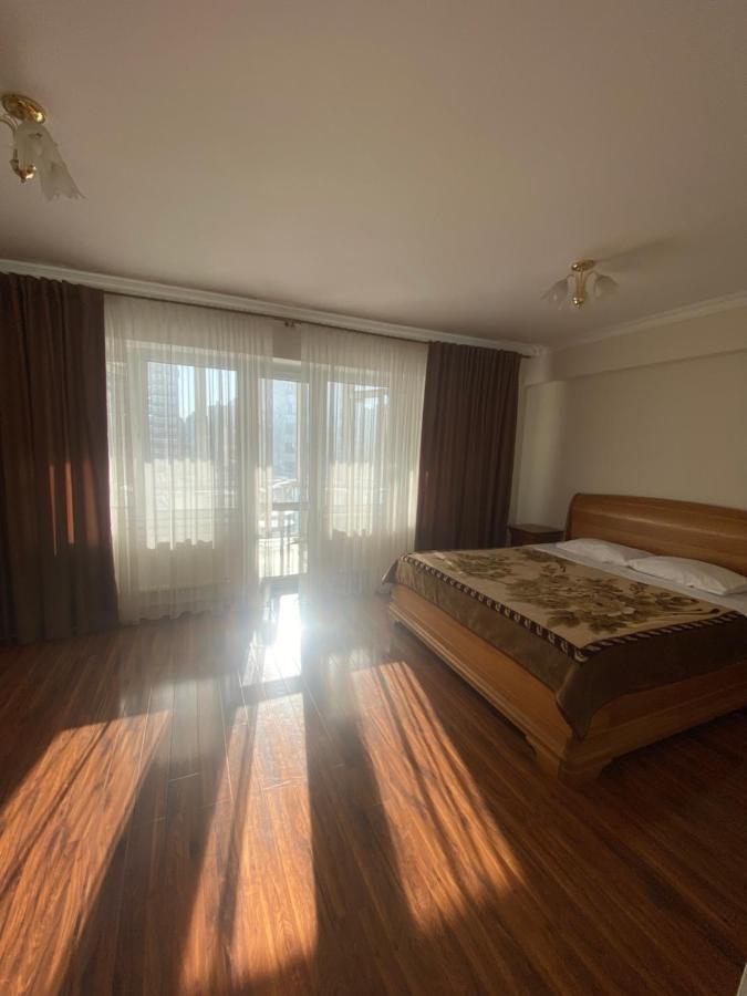 Appartement Avec 2 Chambres En Centre Ville Chisinau Exterior photo